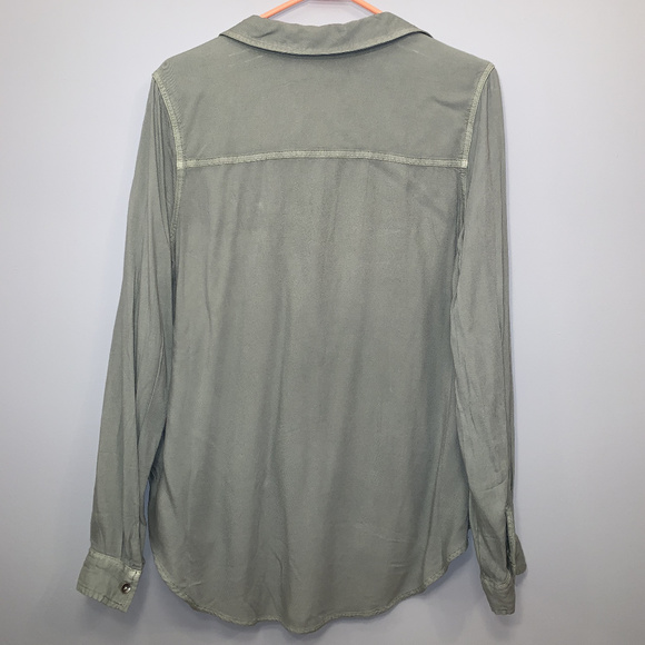 Long Sleeve V-neck - Picture 2 of 3